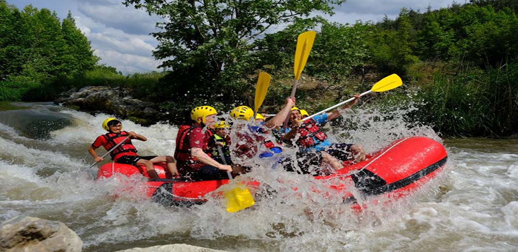 orhanelinde rafting yapanlar